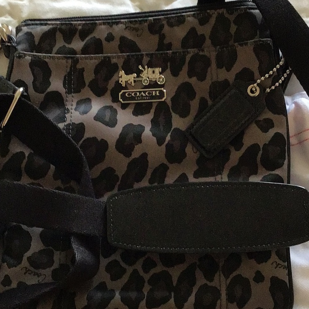 Crossbody - Picture 3 of 4